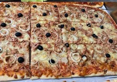 Platine de pizza à la coupe